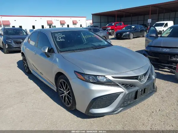 4T1G11AK5MU410482 2021 TOYOTA CAMRY - Image 1