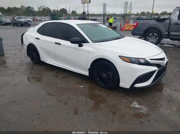 4T1G11AK5MU410532 2021 TOYOTA CAMRY - Image 1