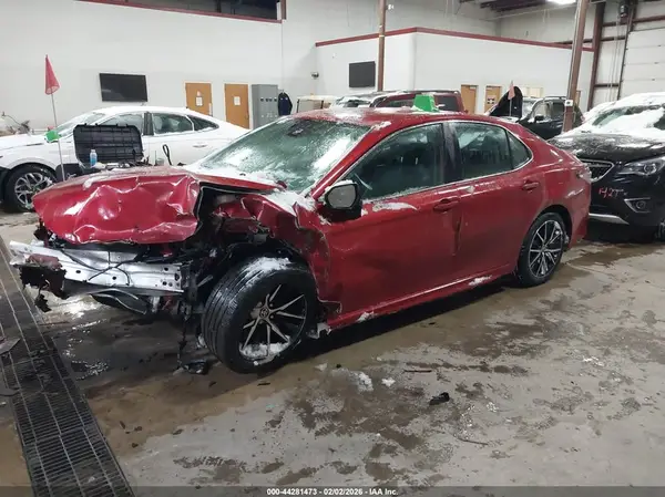 4T1G11AK5MU412717 2021 TOYOTA CAMRY - Image 2