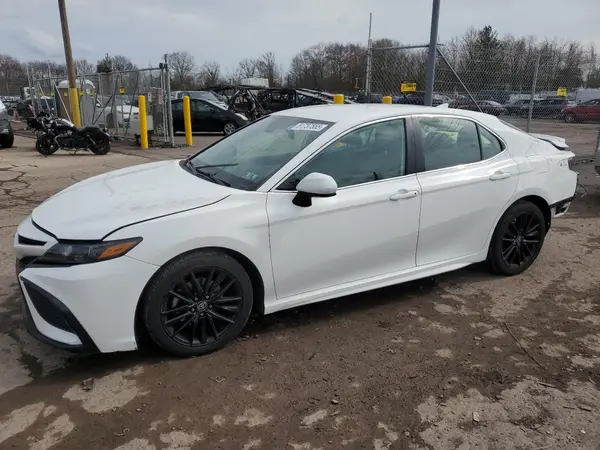 4T1G11AK5MU412927 2021 TOYOTA CAMRY - Image 1