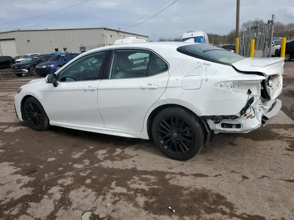 4T1G11AK5MU412927 2021 TOYOTA CAMRY - Image 2