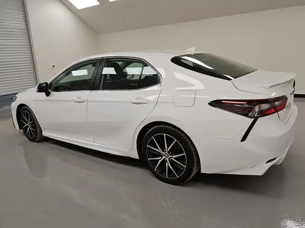 4T1G11AK5MU413852 2021 TOYOTA CAMRY - Image 2