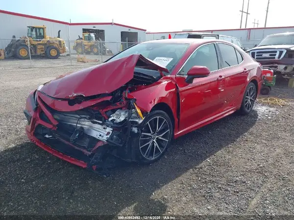 4T1G11AK5MU413947 2021 TOYOTA CAMRY - Image 2