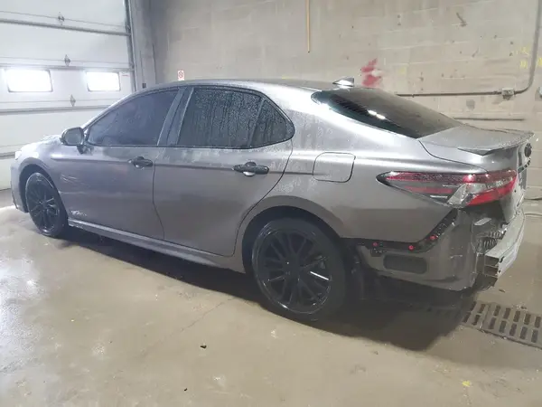 4T1G11AK5MU414483 2021 TOYOTA CAMRY - Image 2