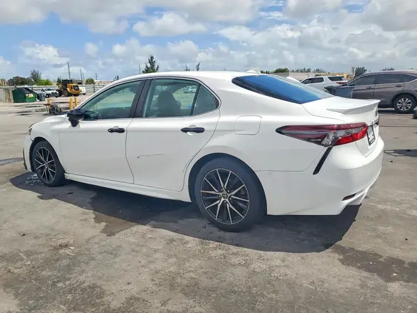 4T1G11AK5MU414614 2021 TOYOTA CAMRY - Image 2