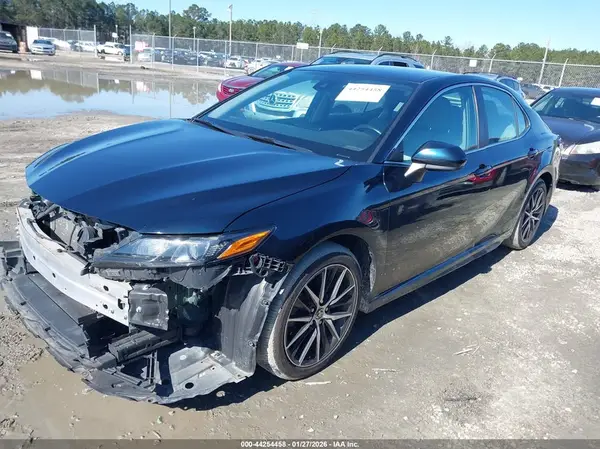 4T1G11AK5MU417657 2021 TOYOTA CAMRY - Image 2