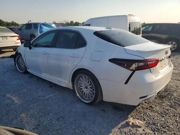 4T1G11AK5MU418808 2021 TOYOTA CAMRY - Image 2