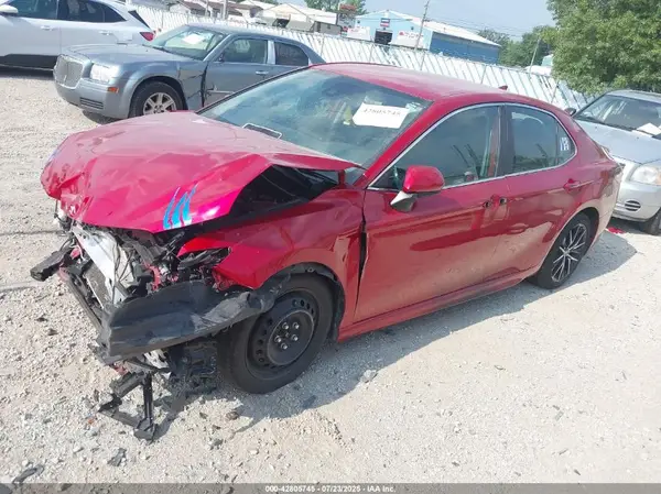 4T1G11AK5MU421949 2021 TOYOTA CAMRY - Image 2