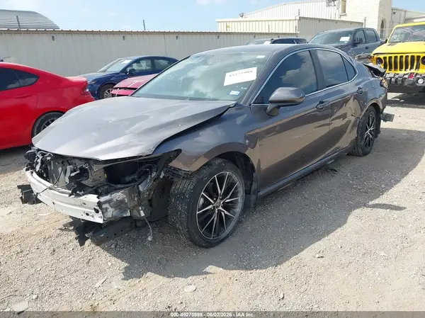 4T1G11AK5MU423068 2021 TOYOTA CAMRY - Image 2