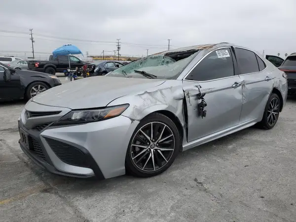 4T1G11AK5MU426469 2021 TOYOTA CAMRY - Image 1