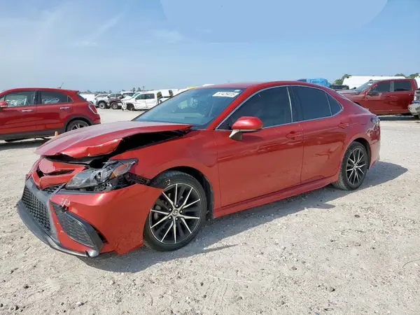 4T1G11AK5MU428111 2021 TOYOTA CAMRY - Image 1