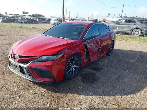 4T1G11AK5MU428500 2021 TOYOTA CAMRY - Image 2