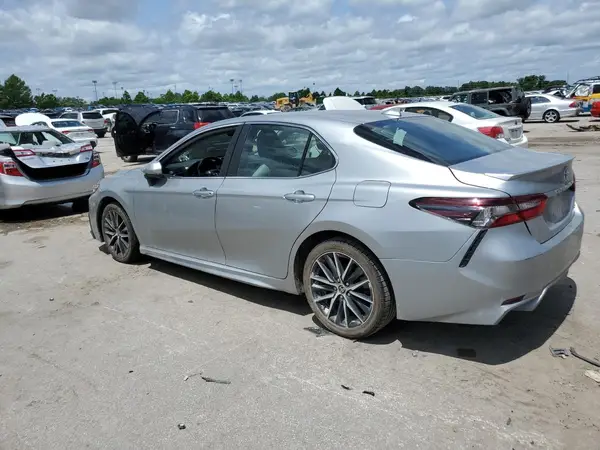 4T1G11AK5MU437505 2021 TOYOTA CAMRY - Image 2
