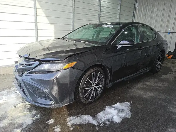 4T1G11AK5MU438671 2021 TOYOTA CAMRY - Image 1