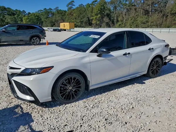 4T1G11AK5MU438783 2021 TOYOTA CAMRY - Image 1