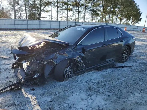 4T1G11AK5MU443143 2021 TOYOTA CAMRY - Image 1