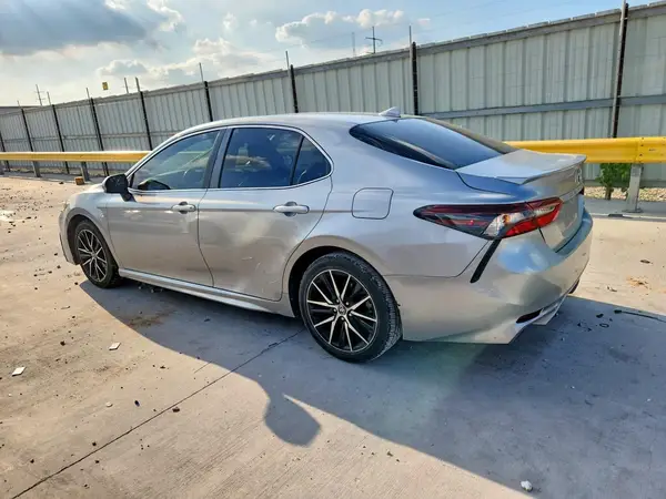 4T1G11AK5MU452988 2021 TOYOTA CAMRY - Image 2