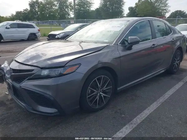 4T1G11AK5MU453574 2021 TOYOTA CAMRY - Image 2