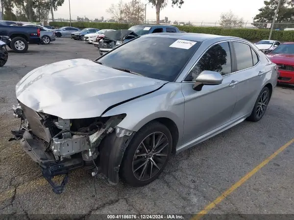 4T1G11AK5MU454286 2021 TOYOTA CAMRY - Image 2