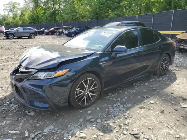 4T1G11AK5MU454496 2021 TOYOTA CAMRY - Image 1