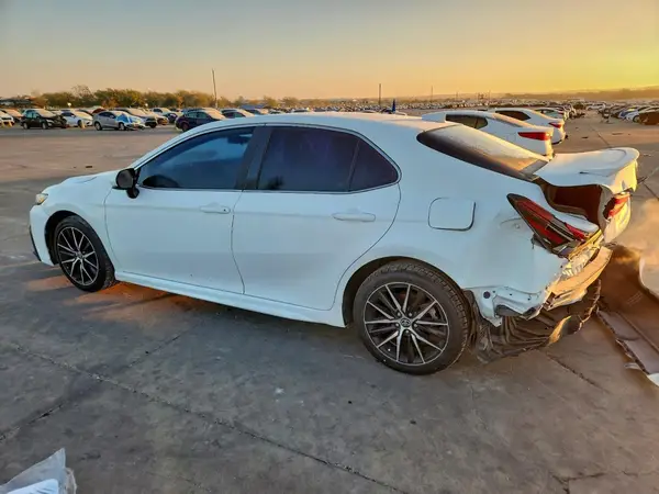 4T1G11AK5MU457124 2021 TOYOTA CAMRY - Image 2