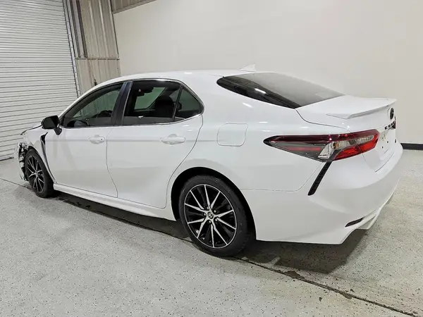 4T1G11AK5MU459732 2021 TOYOTA CAMRY - Image 2