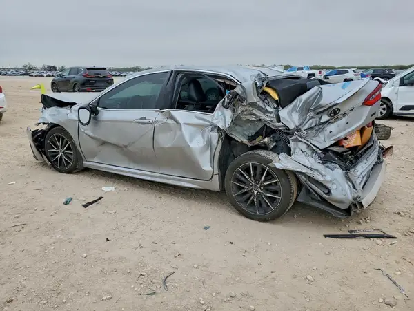 4T1G11AK5MU460766 2021 TOYOTA CAMRY - Image 2