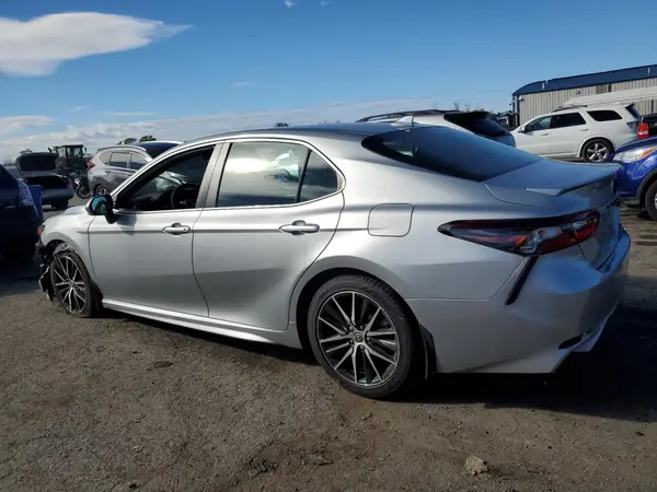 4T1G11AK5MU462355 2021 TOYOTA CAMRY - Image 2