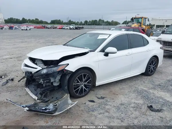 4T1G11AK5MU463179 2021 TOYOTA CAMRY - Image 2