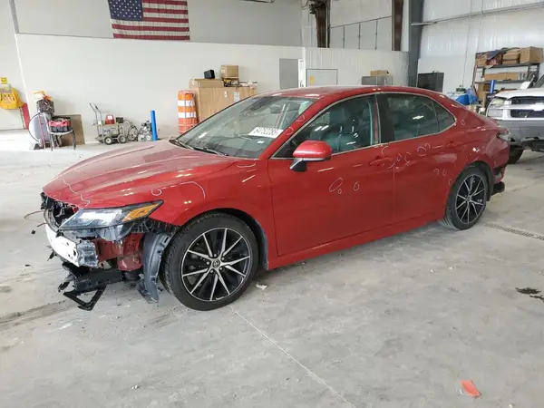 4T1G11AK5MU468009 2021 TOYOTA CAMRY - Image 1