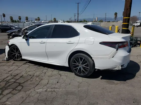 4T1G11AK5MU475672 2021 TOYOTA CAMRY - Image 2