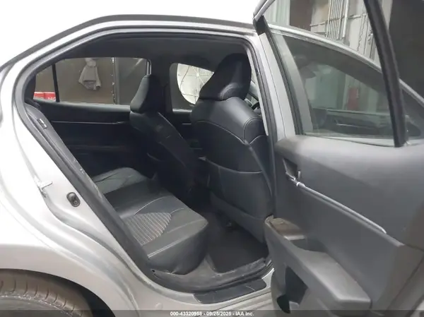 4T1G11AK5MU478555 2021 TOYOTA CAMRY - Image 8