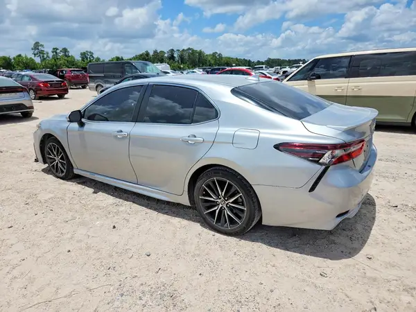 4T1G11AK5MU480306 2021 TOYOTA CAMRY - Image 2
