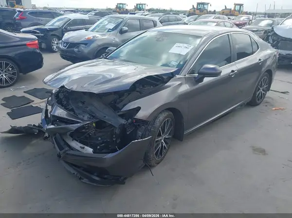 4T1G11AK5MU482430 2021 TOYOTA CAMRY - Image 2