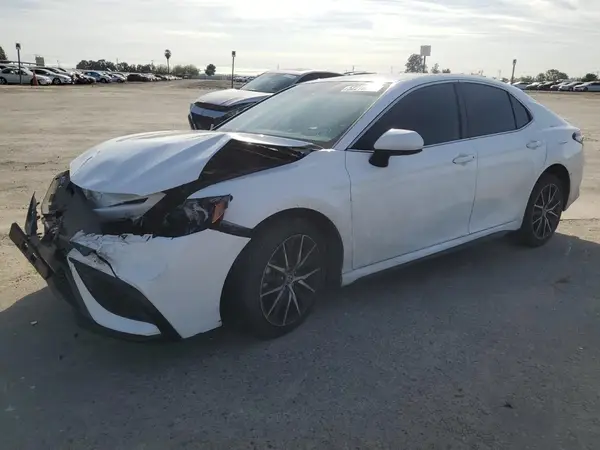 4T1G11AK5MU483755 2021 TOYOTA CAMRY - Image 1