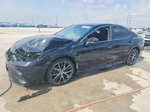 4T1G11AK5MU486154 2021 TOYOTA CAMRY - Image 1