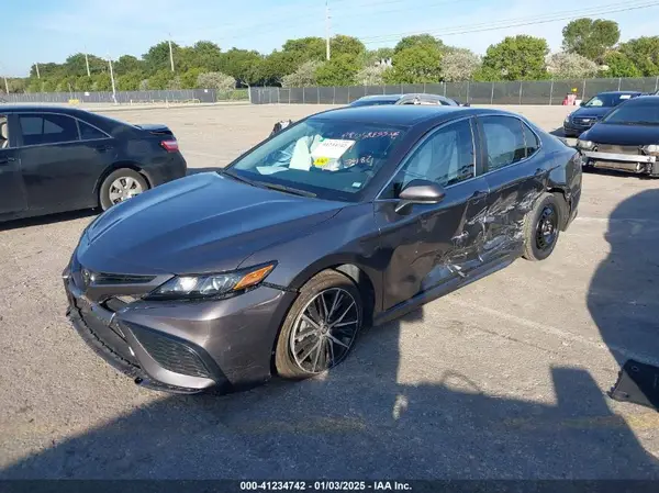 4T1G11AK5MU487482 2021 TOYOTA CAMRY - Image 2