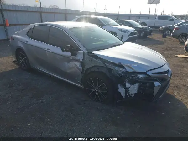 4T1G11AK5MU497350 2021 TOYOTA CAMRY - Image 1