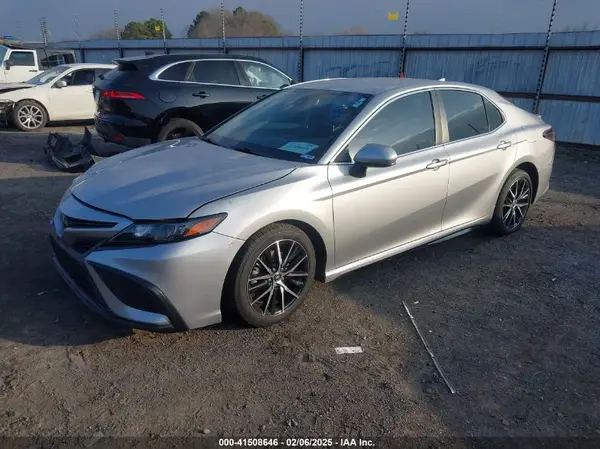 4T1G11AK5MU497350 2021 TOYOTA CAMRY - Image 2
