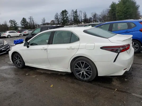 4T1G11AK5MU513241 2021 TOYOTA CAMRY - Image 2