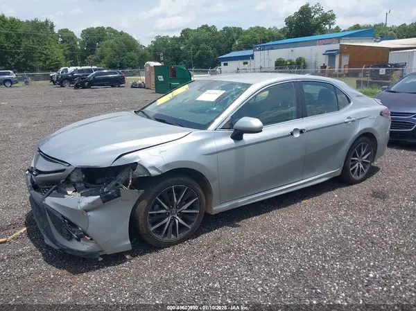 4T1G11AK5MU516656 2021 TOYOTA CAMRY - Image 2