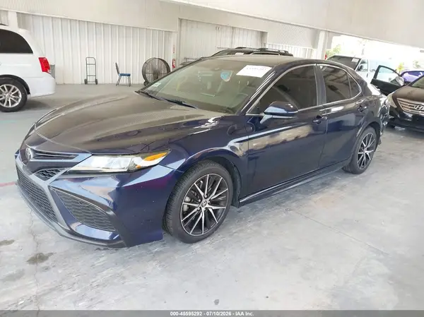 4T1G11AK5MU517242 2021 TOYOTA CAMRY - Image 2