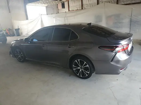 4T1G11AK5MU520965 2021 TOYOTA CAMRY - Image 2