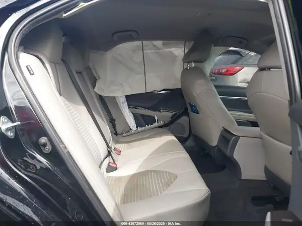 4T1G11AK5MU522859 2021 TOYOTA CAMRY - Image 8