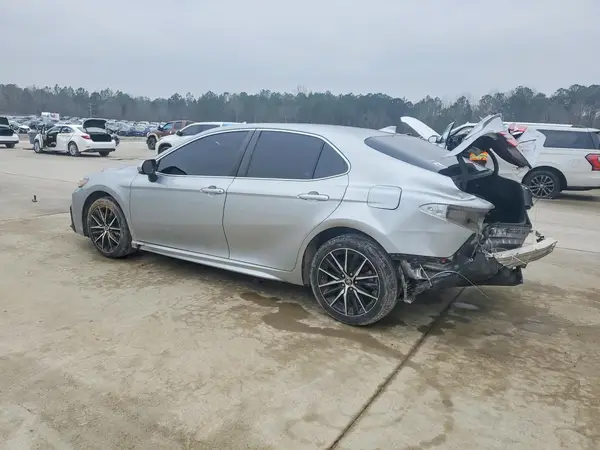 4T1G11AK5MU524692 2021 TOYOTA CAMRY - Image 2