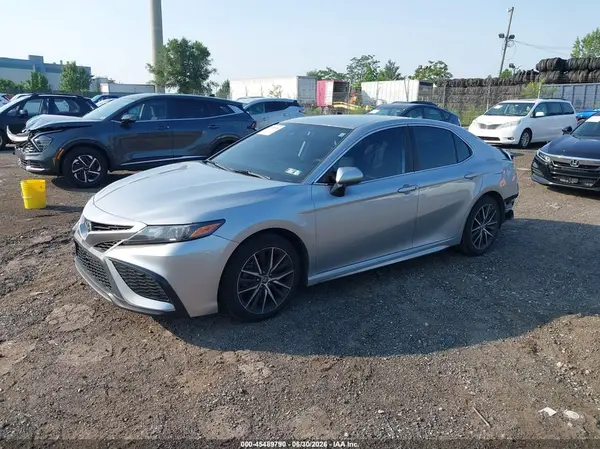 4T1G11AK5MU525289 2021 TOYOTA CAMRY - Image 2