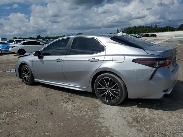 4T1G11AK5MU530198 2021 TOYOTA CAMRY - Image 2