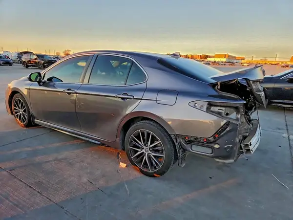 4T1G11AK5MU535627 2021 TOYOTA CAMRY - Image 2