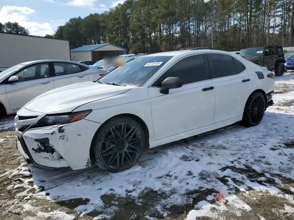 4T1G11AK5MU536017 2021 TOYOTA CAMRY - Image 1
