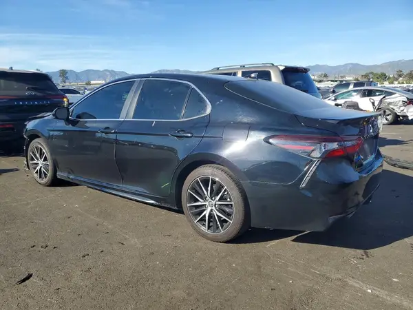 4T1G11AK5MU537765 2021 TOYOTA CAMRY - Image 2